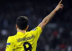 关于JackeyLove巅峰对决，莱万多夫斯基与50激战TL分钟，突破纪录胜负难料！的信息