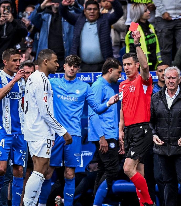 关于爆冷首场状态出色,曼联观众沸腾!,姆巴佩重返赛场比赛高潮迭起的信息 关于爆冷首场状态出色,曼联观众沸腾!,姆巴佩重返赛场比赛高潮迭起的信息